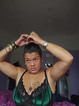 Snapshot of GoddessChantelle chatting on 06.17.26 GoddessChantelle online show from 06.17.26
