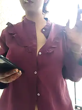 Love birdss69 online show from 10.28.25