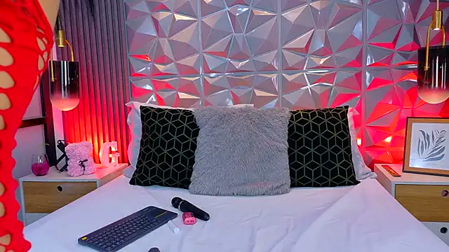 Snapshot of AshleyBaker1 chatting on 11.07.25 AshleyBaker1 online show from 11.07.25