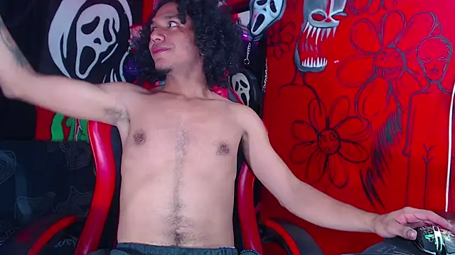 Snapshot of dante_hellsingx chatting on 11.19.25 dante hellsingx online show from 11.19.25