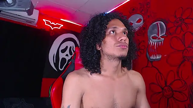 Snapshot of dante_hellsingx chatting on 11.28.25 dante hellsingx online show from 11.28.25