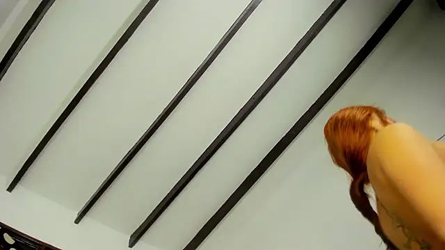 Rihanna hotx online show from 12.17.25