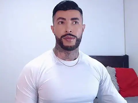 Snapshot of andrea_de_lucaa chatting on 11.09.25 andrea de lucaa online show from 11.09.25