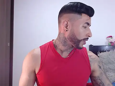 Snapshot of andrea_de_lucaa chatting on 11.30.25 andrea de lucaa online show from 11.30.25