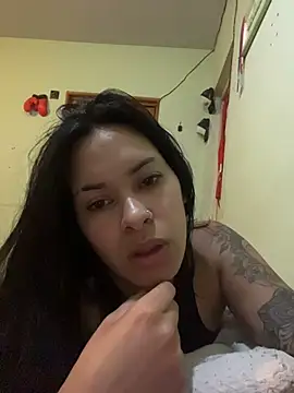 Vixxen 99 online show from 11.24.25