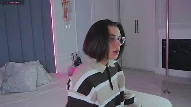 VioletAsh online show from 04.23.26