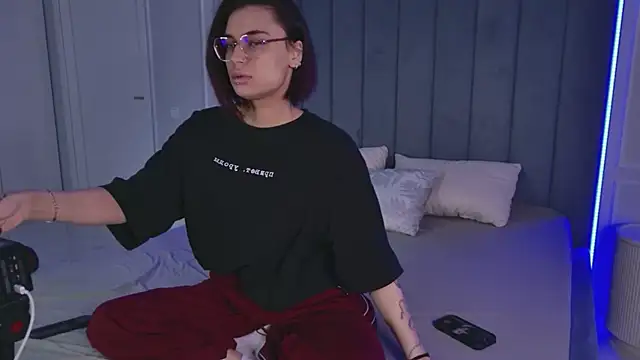 VioletAsh online show from 05.11.26