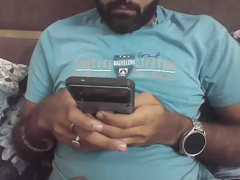 Snapshot of joshisdwe chatting on 09.29.25 joshisdwe online show from 09.29.25