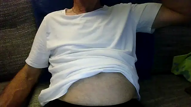 Snapshot of velikifant7 chatting on 11.16.25 velikifant7 online show from 11.16.25