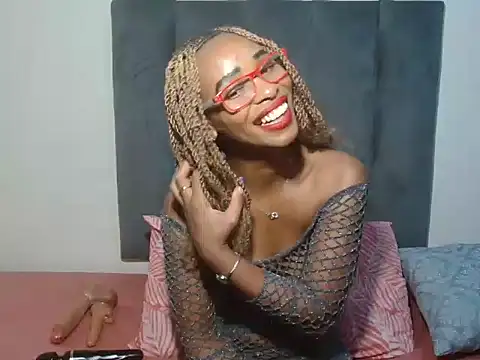 Snapshot of GorillaGripCunt77 chatting on 11.04.25 GorillaGripCunt77 online show from 11.04.25