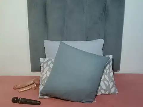 Snapshot of GorillaGripCunt77 chatting on 11.10.25 GorillaGripCunt77 online show from 11.10.25