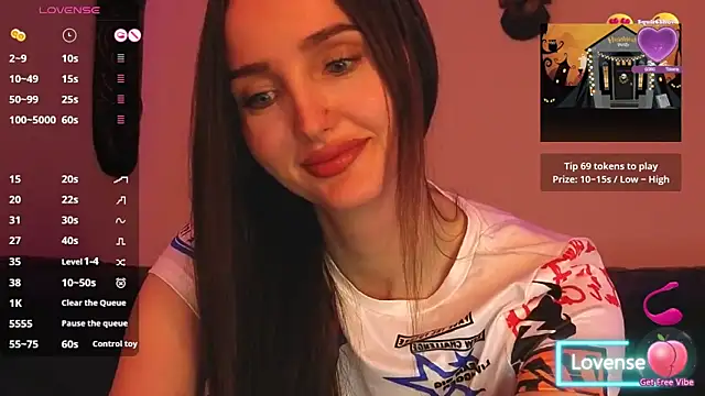 Snapshot of xSweetMissx chatting on 11.19.25 xSweetMissx online show from 11.19.25