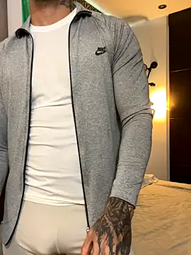 Tomy maylon online show from 10.08.25