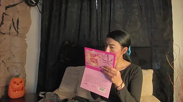 Snapshot of Tiffany_Nm chatting on 10.29.25 Tiffany Nm online show from 10.29.25