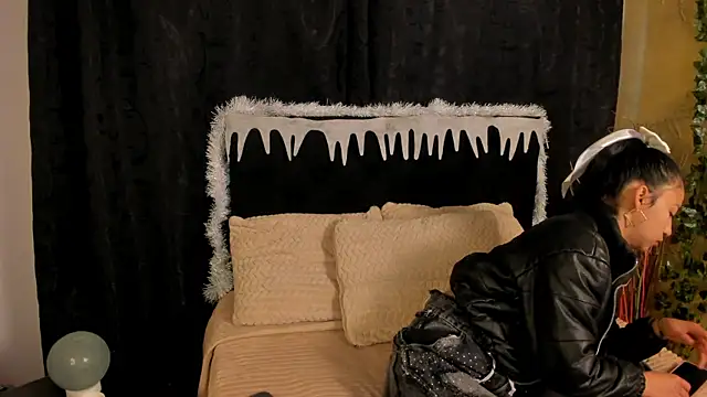 Snapshot of Tiffany_Nm chatting on 12.04.25 Tiffany Nm online show from 12.04.25