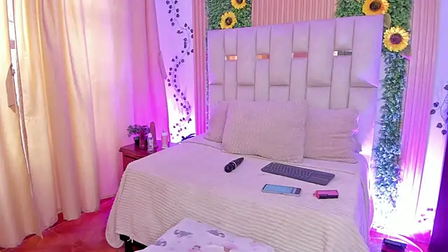 Snapshot of Jade_Nmm chatting on 11.07.25 Jade Nmm online show from 11.07.25