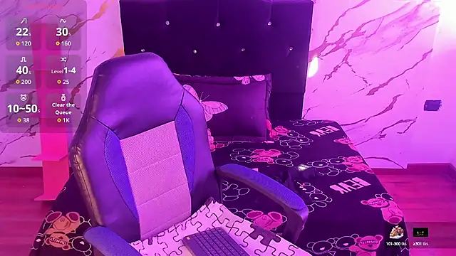 Snapshot of owen_sexy25 chatting on 09.25.25 owen sexy25 online show from 09.25.25