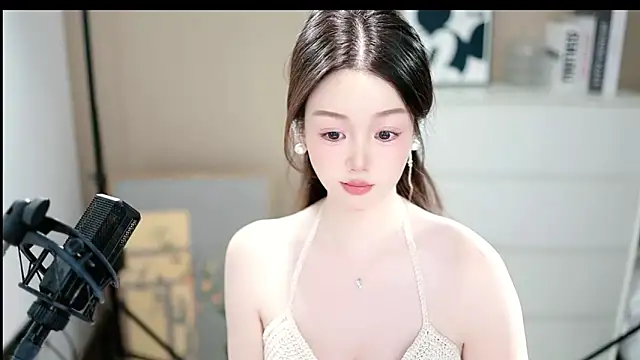 Snapshot of abbyli12 chatting on 12.17.25 abbyli12 online show from 12.17.25