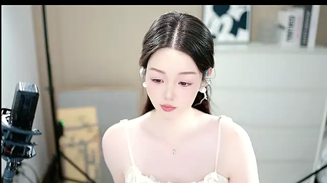 Snapshot of abbyli12 chatting on 12.20.25 abbyli12 online show from 12.20.25