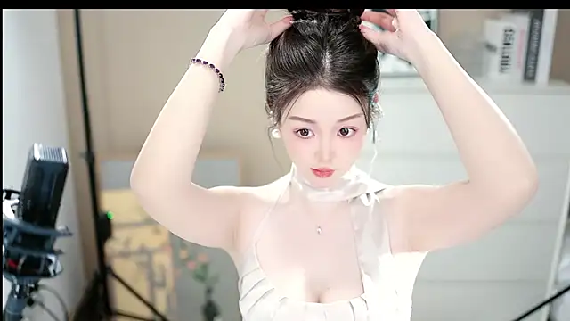 Snapshot of abbyli12 chatting on 12.22.25 abbyli12 online show from 12.22.25