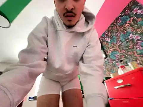 Snapshot of amo660 chatting on 12.15.25 amo660 online show from 12.15.25