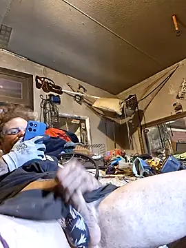 Snapshot of bearded_cross chatting on 03.30.26 bearded cross online show from 03.30.26