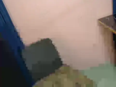 Snapshot of flirty_kim04 chatting on 11.25.25 flirty kim04 online show from 11.25.25