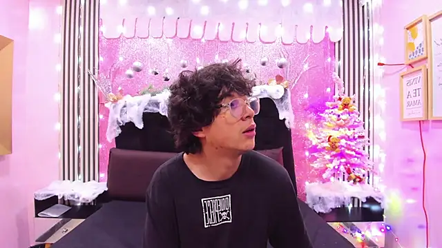 Desire Ecstasy online show from 12.19.25