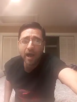 Snapshot of Gearsuit chatting on 10.23.25 Gearsuit online show from 10.23.25