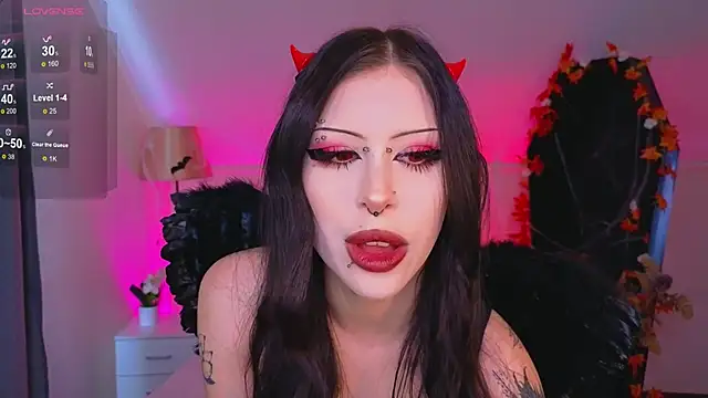 Snapshot of venomeowww__ chatting on 10.25.25 venomeowww online show from 10.25.25