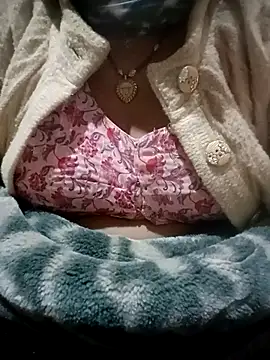 CUTGIRL76 online show from 12.19.25