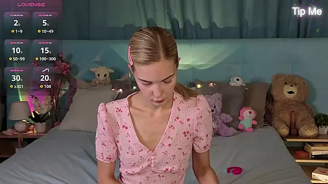 Aurora Bennet online show from 11.04.25