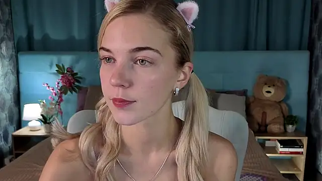 Aurora Bennet online show from 12.01.25