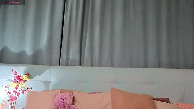 Aurora Bennet online show from 02.18.26