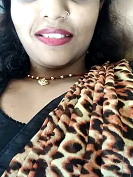 AnanyaKapoor89 online show from 09.18.25