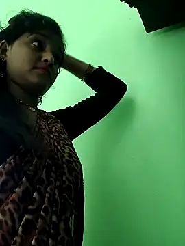 AnanyaKapoor89 online show from 11.21.25