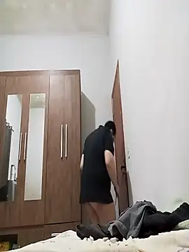 Snapshot of Juliao2030 chatting on 12.21.25 Juliao2030 online show from 12.21.25