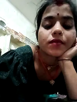 Snapshot of Rachna_Love chatting on 10.18.25 Rachna Love online show from 10.18.25