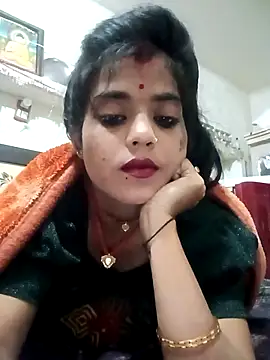 Snapshot of Rachna_Love chatting on 10.28.25 Rachna Love online show from 10.28.25