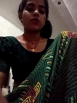 Snapshot of Rachna_Love chatting on 10.30.25 Rachna Love online show from 10.30.25