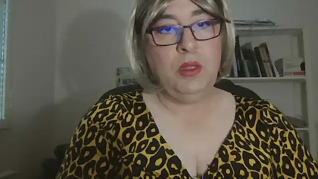 Snapshot of nataliacd chatting on 11.15.25 nataliacd online show from 11.15.25