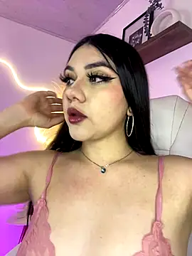 Snapshot of Zoe_Serrat chatting on 09.17.25 Zoe Serrat online show from 09.17.25