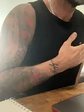 Snapshot of Thickdickdominant chatting on 04.13.26 Thickdickdominant online show from 04.13.26