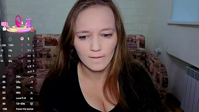 Snapshot of AlisaWyn chatting on 09.12.25 AlisaWyn online show from 09.12.25