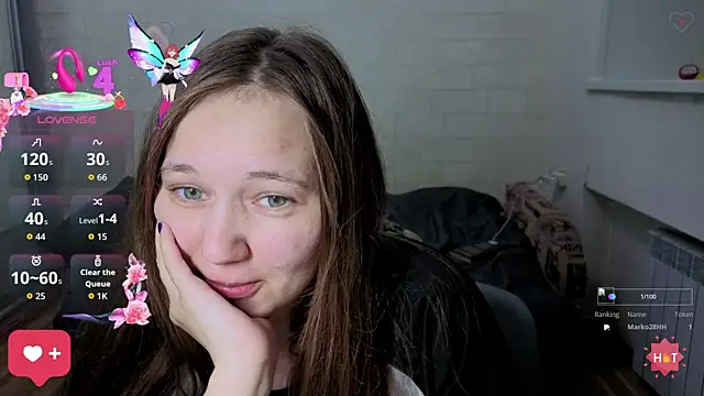 Snapshot of AlisaWyn chatting on 10.05.25 AlisaWyn online show from 10.05.25