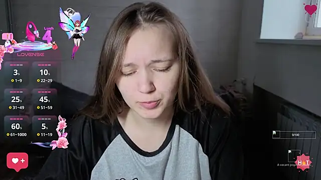 Snapshot of AlisaWyn chatting on 10.09.25 AlisaWyn online show from 10.09.25