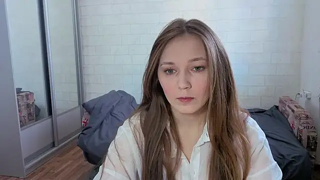 Snapshot of AlisaWyn chatting on 11.06.25 AlisaWyn online show from 11.06.25