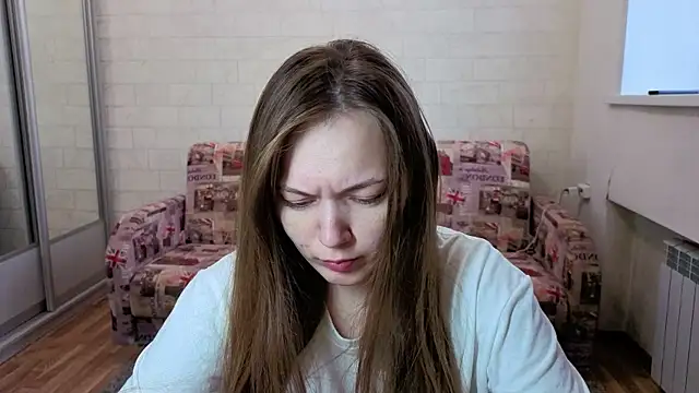 Snapshot of AlisaWyn chatting on 11.12.25 AlisaWyn online show from 11.12.25