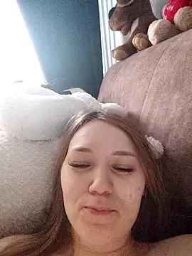 Snapshot of AlisaWyn chatting on 12.15.25 AlisaWyn online show from 12.15.25