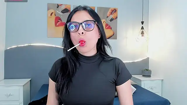 Sara mora  online show from 06.11.26